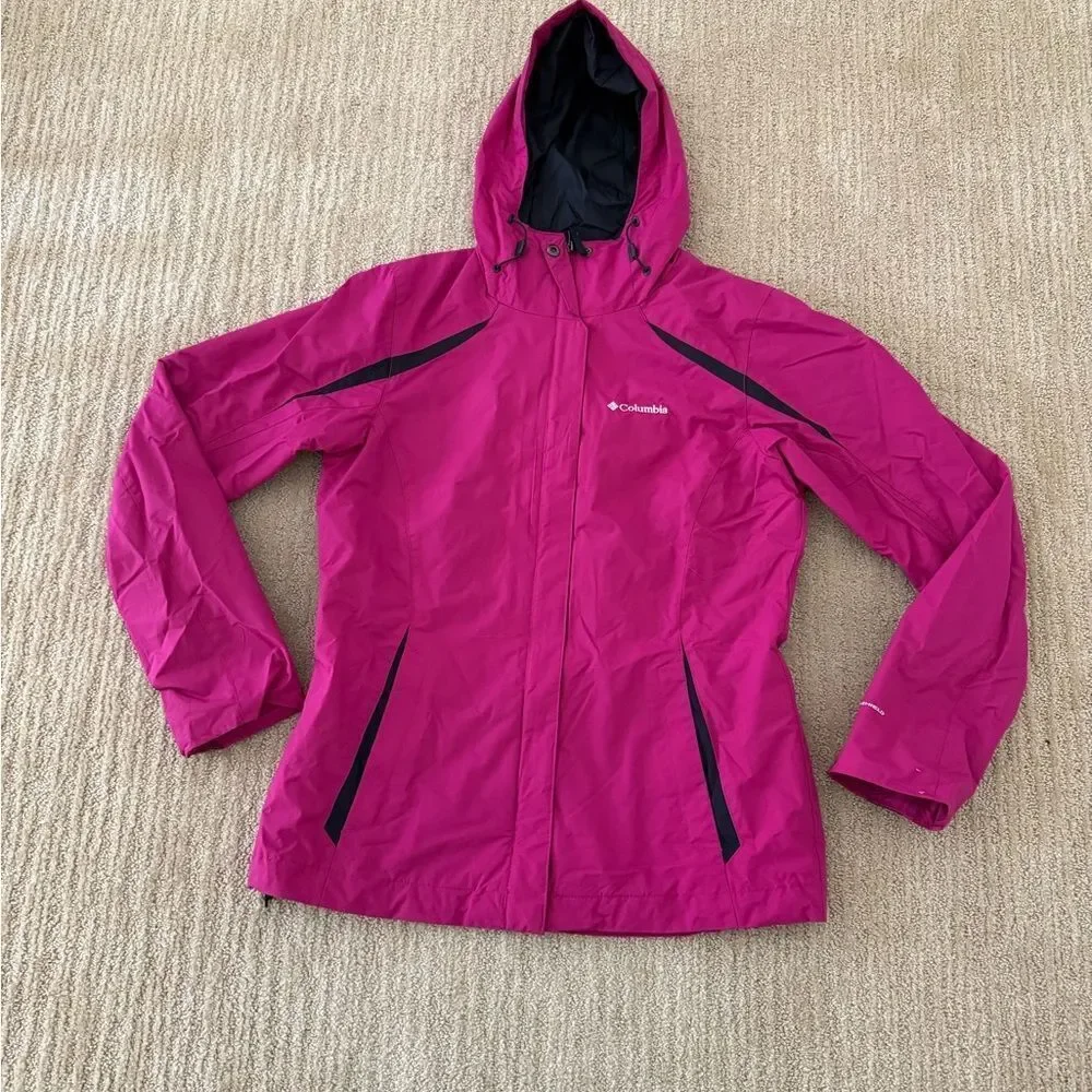 Columbia Woman's Pink Omni-shield Jacket